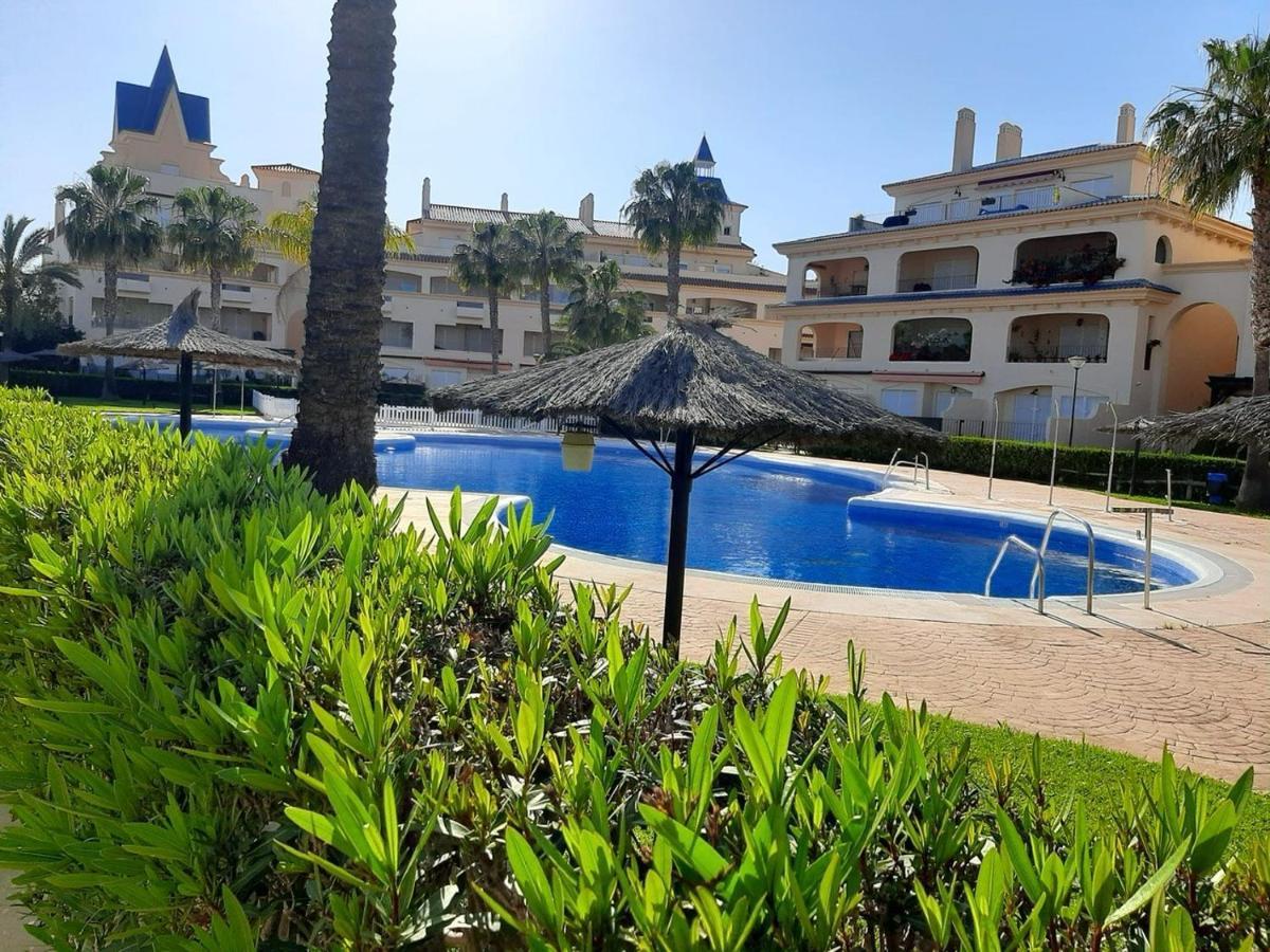 Hochwertiges Haus In Wunderschoener Golf Anlage Am Meer Rota Luaran gambar